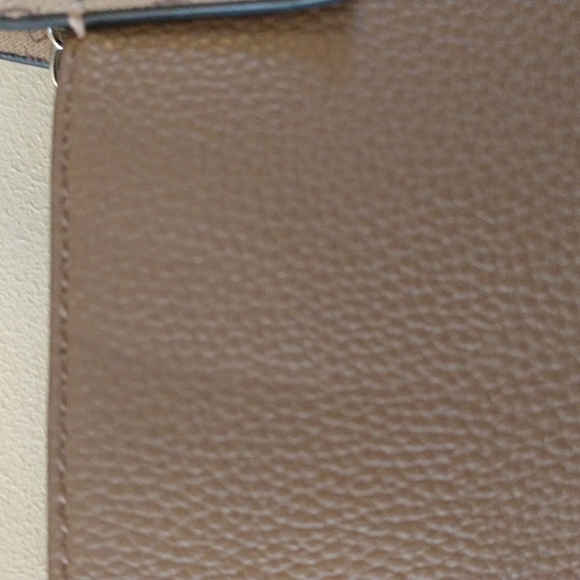 Guess tote/shoulder bag and credit card holder. - Picture 7 of 16